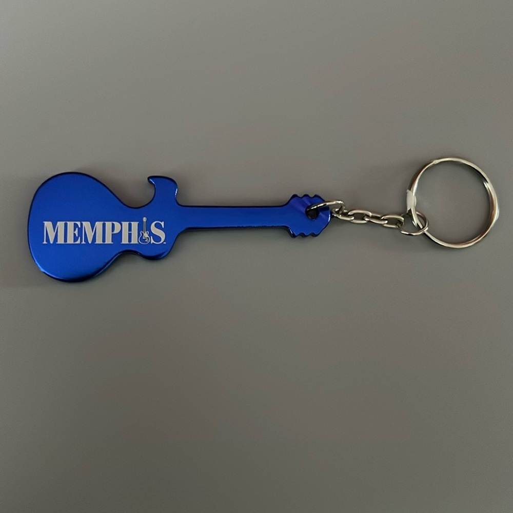 KEY RING. MEMPHIS. royal blue. Very pretty and unique